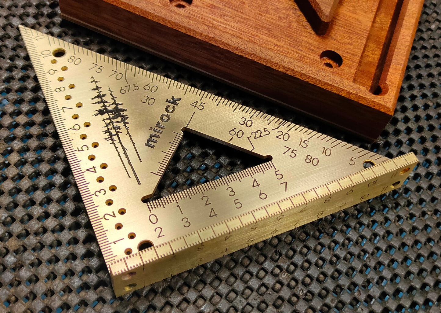 Mirock Square Metric Brass 120mm