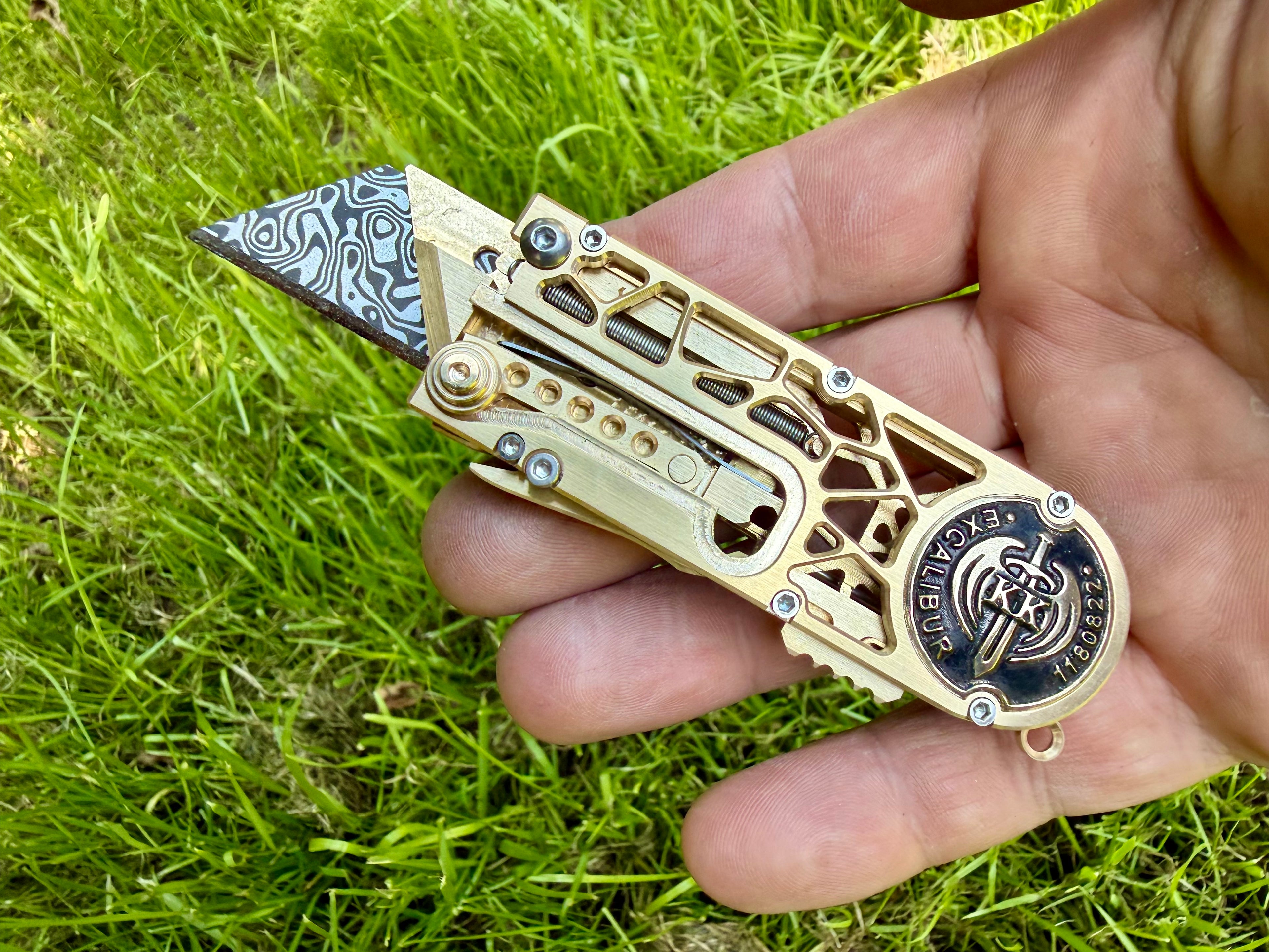 Mirock Maker Cutter Alien Brass Auto Custom Logo