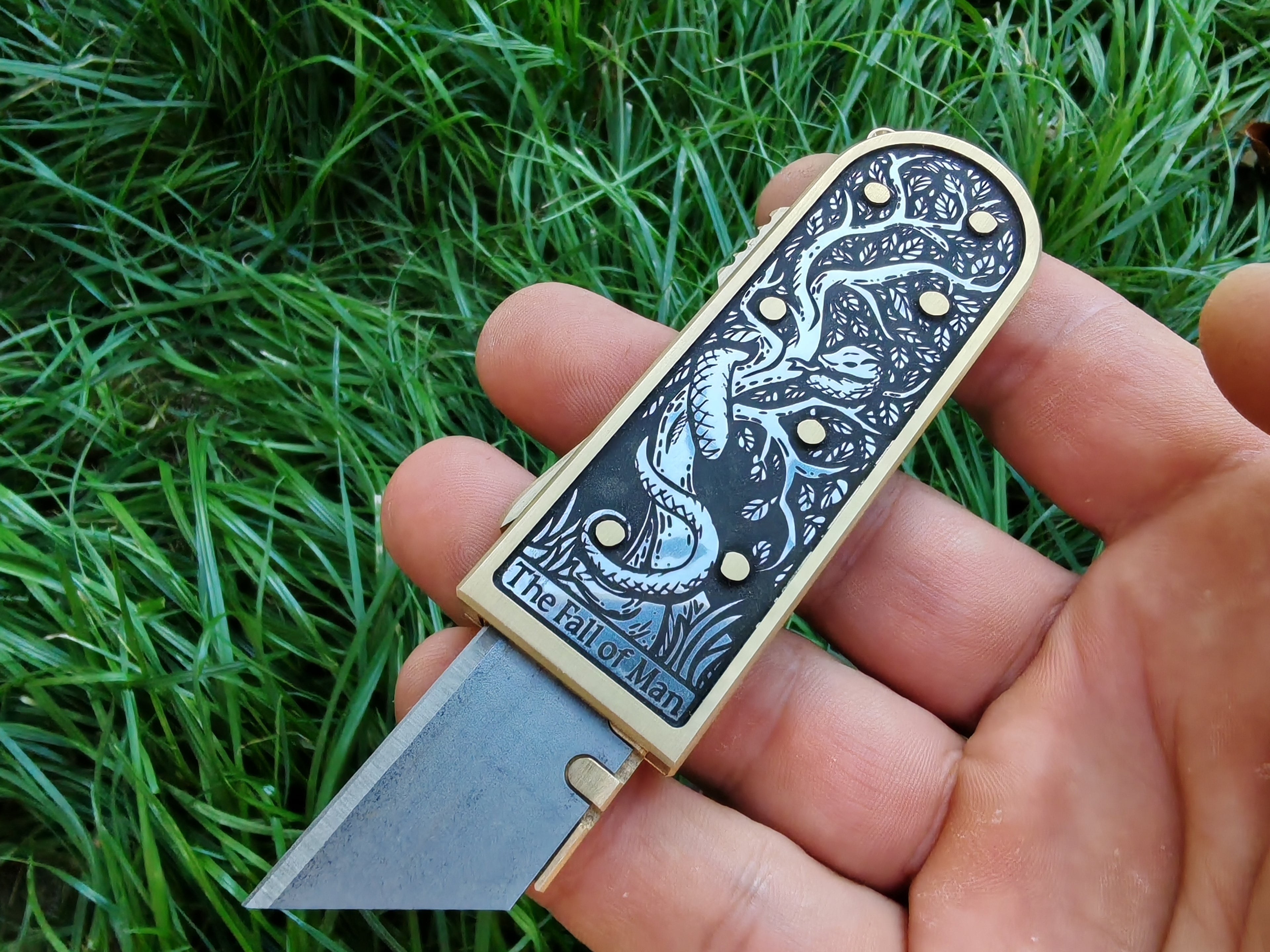 Mirock Maker Cutter "The Fall of Man" (With safety lock)
