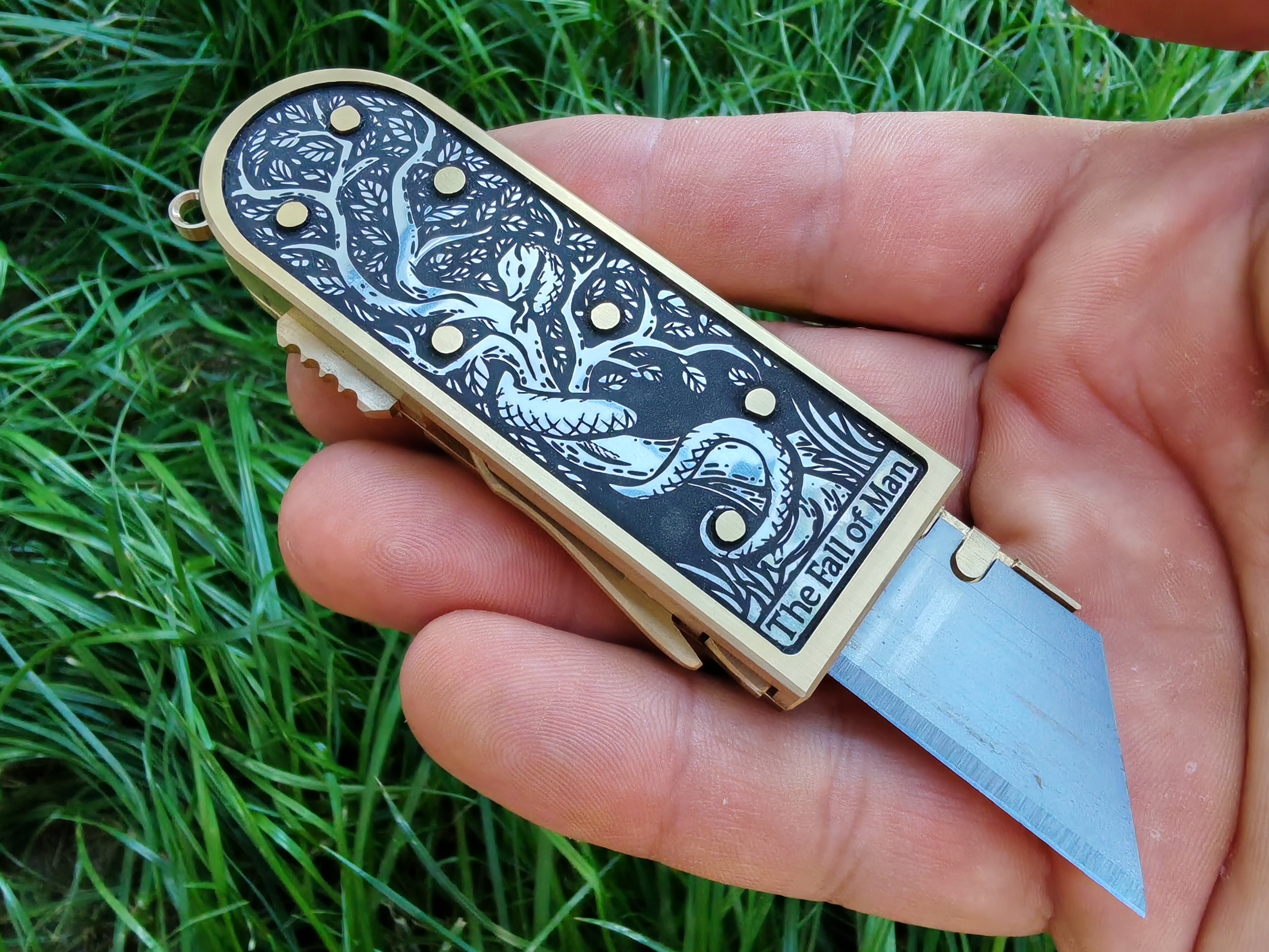 Mirock Maker Cutter "The Fall of Man" (With safety lock)