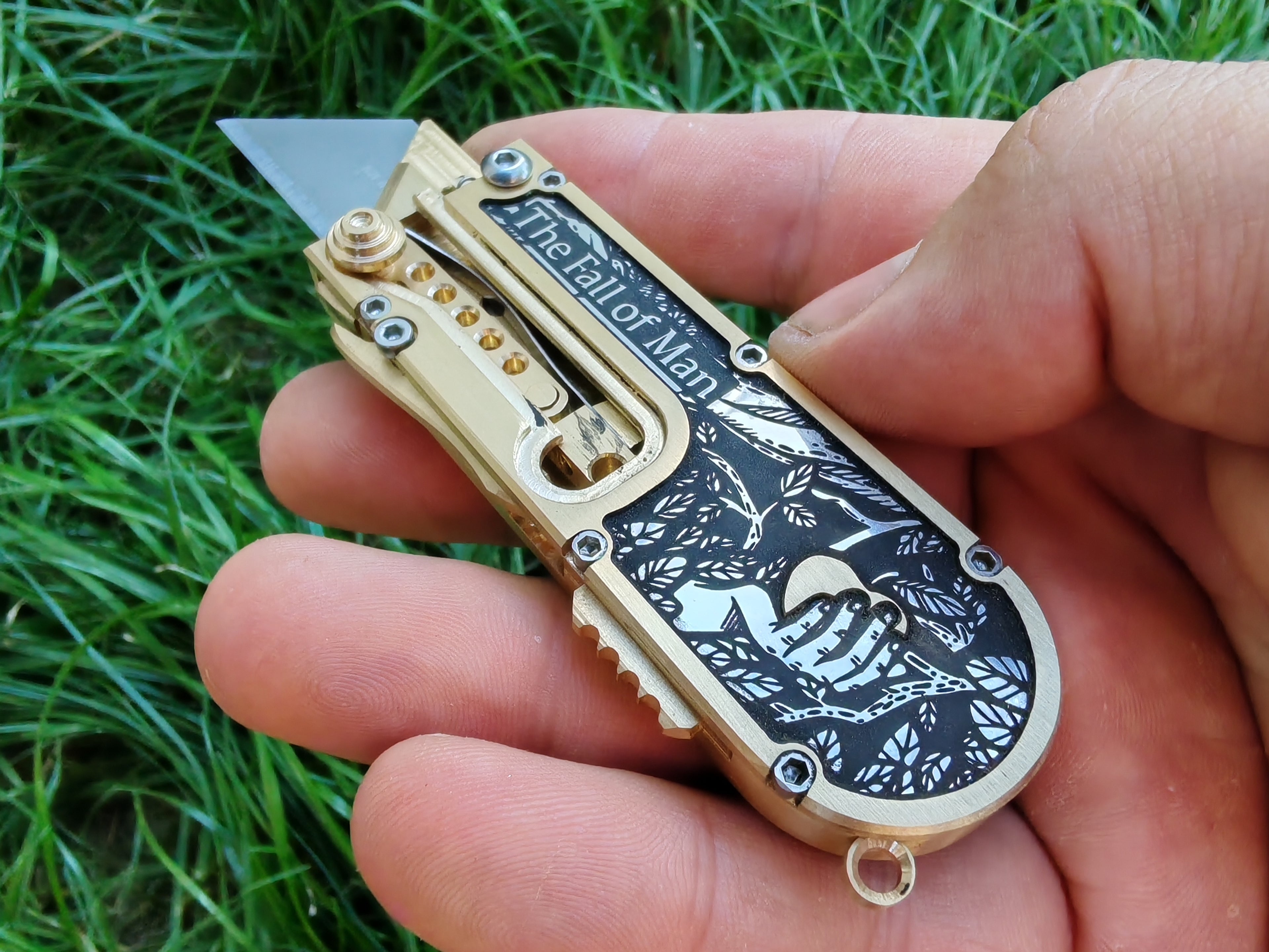 Mirock Maker Cutter "The Fall of Man" (With safety lock)