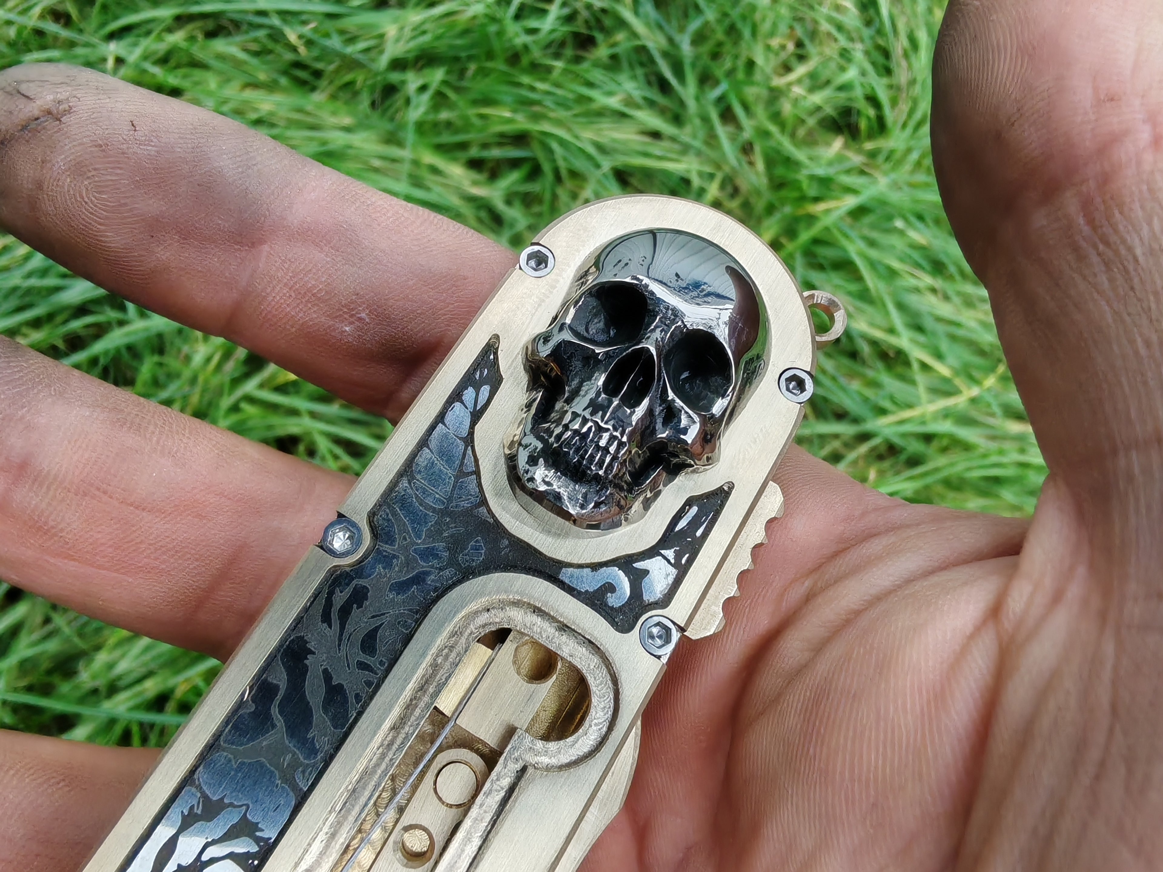 Mirock Maker Cutter "Skull n Roses" (With safety lock)