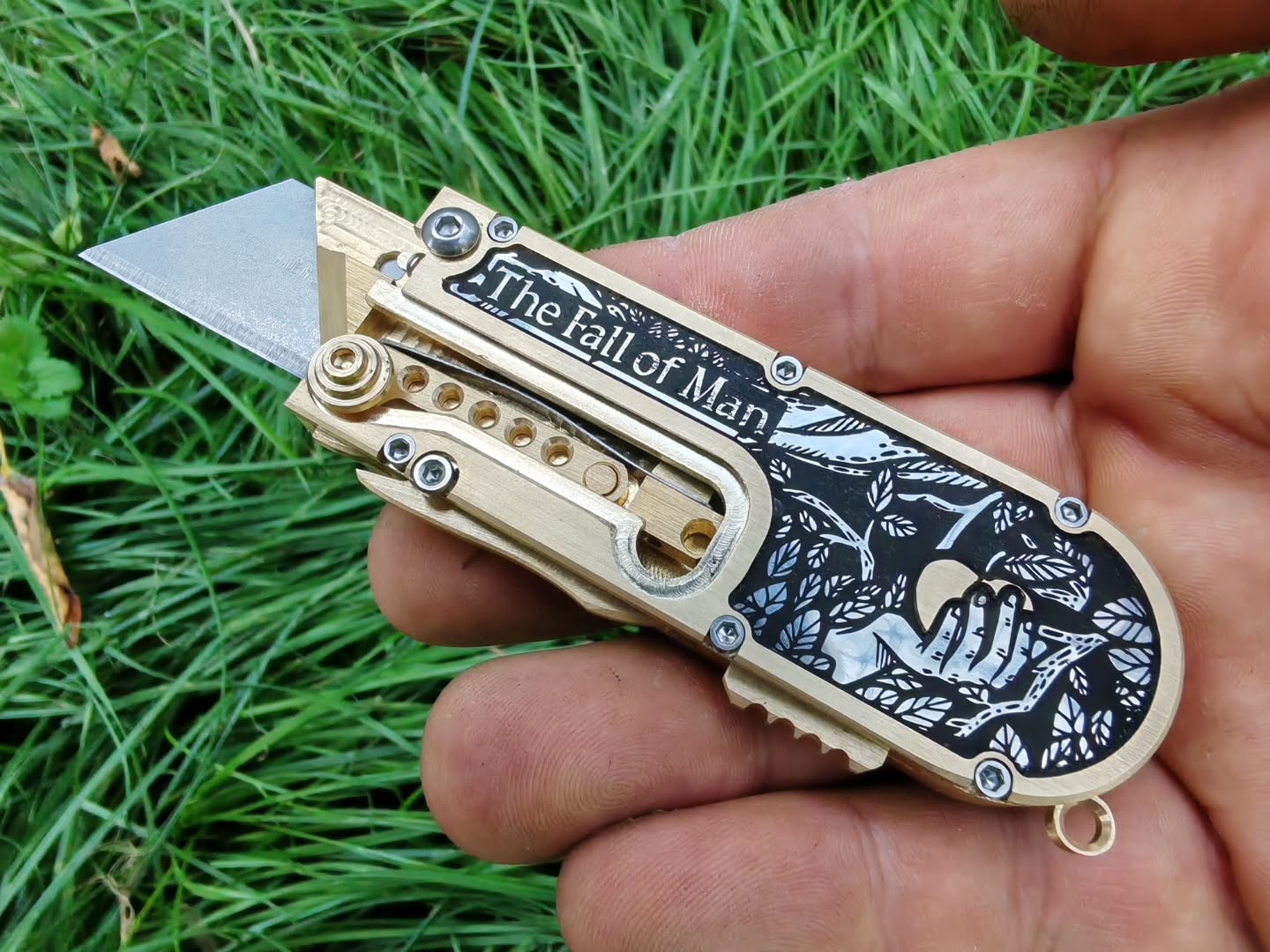 Mirock Maker Cutter "The Fall of Man" (With safety lock)