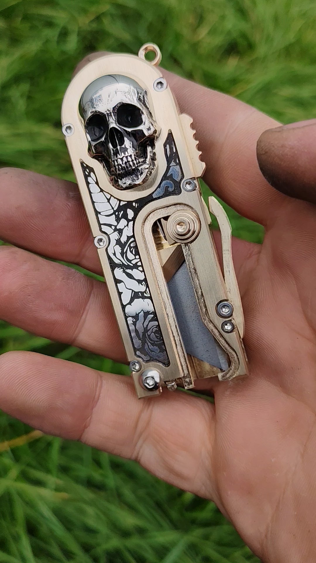 Mirock Maker Cutter "Skull n Roses" (With safety lock)