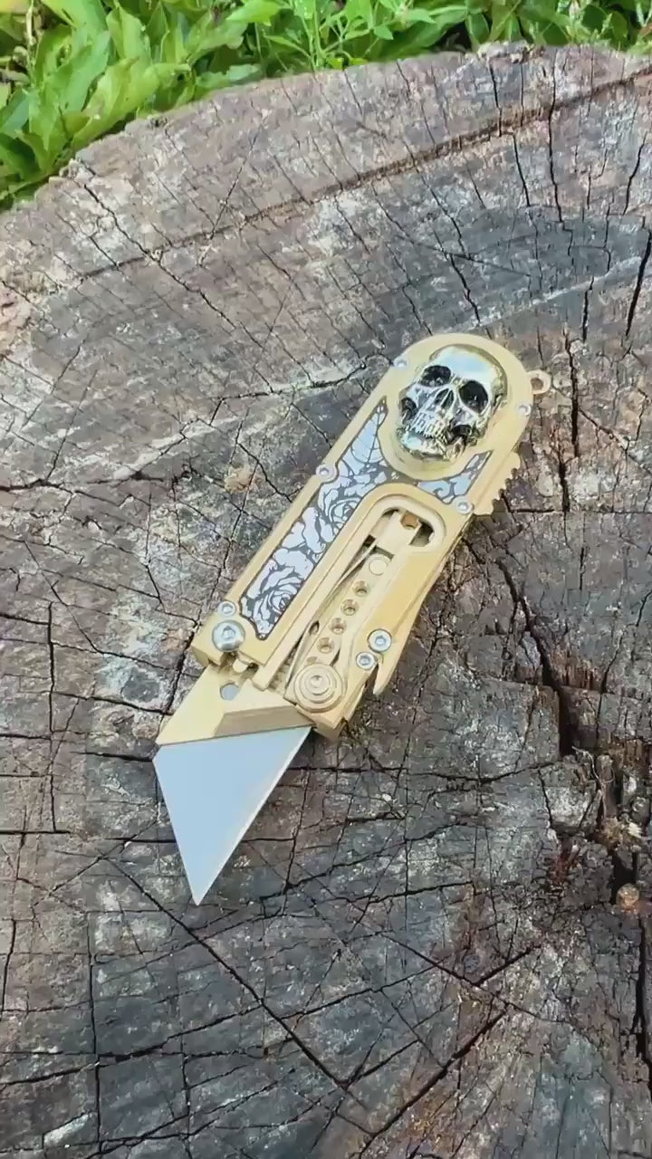 Mirock Maker Cutter "Skull n Roses" (With safety lock)